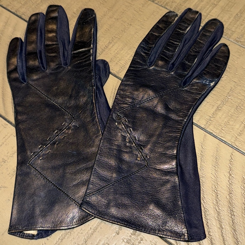 Vintage Ladies Elegant Black Leather Dress Gloves by Sendra Gloves